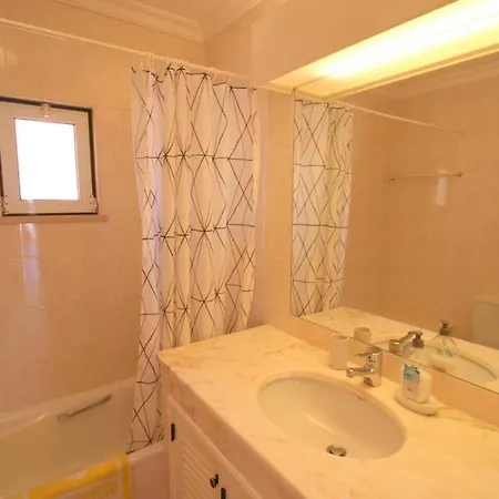 Immaculate 2 Bed, 2 Bath البوفيرا