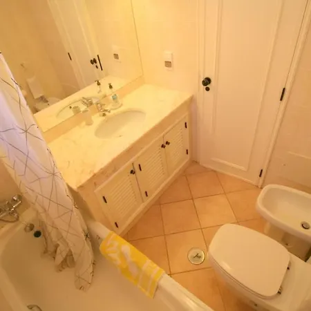 شقة Immaculate 2 Bed, 2 Bath
