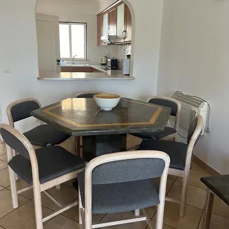 Immaculate 2 Bed, 2 Bath Αλμπουφέιρα
