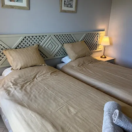 Immaculate 2 Bed, 2 Bath * Albufeira